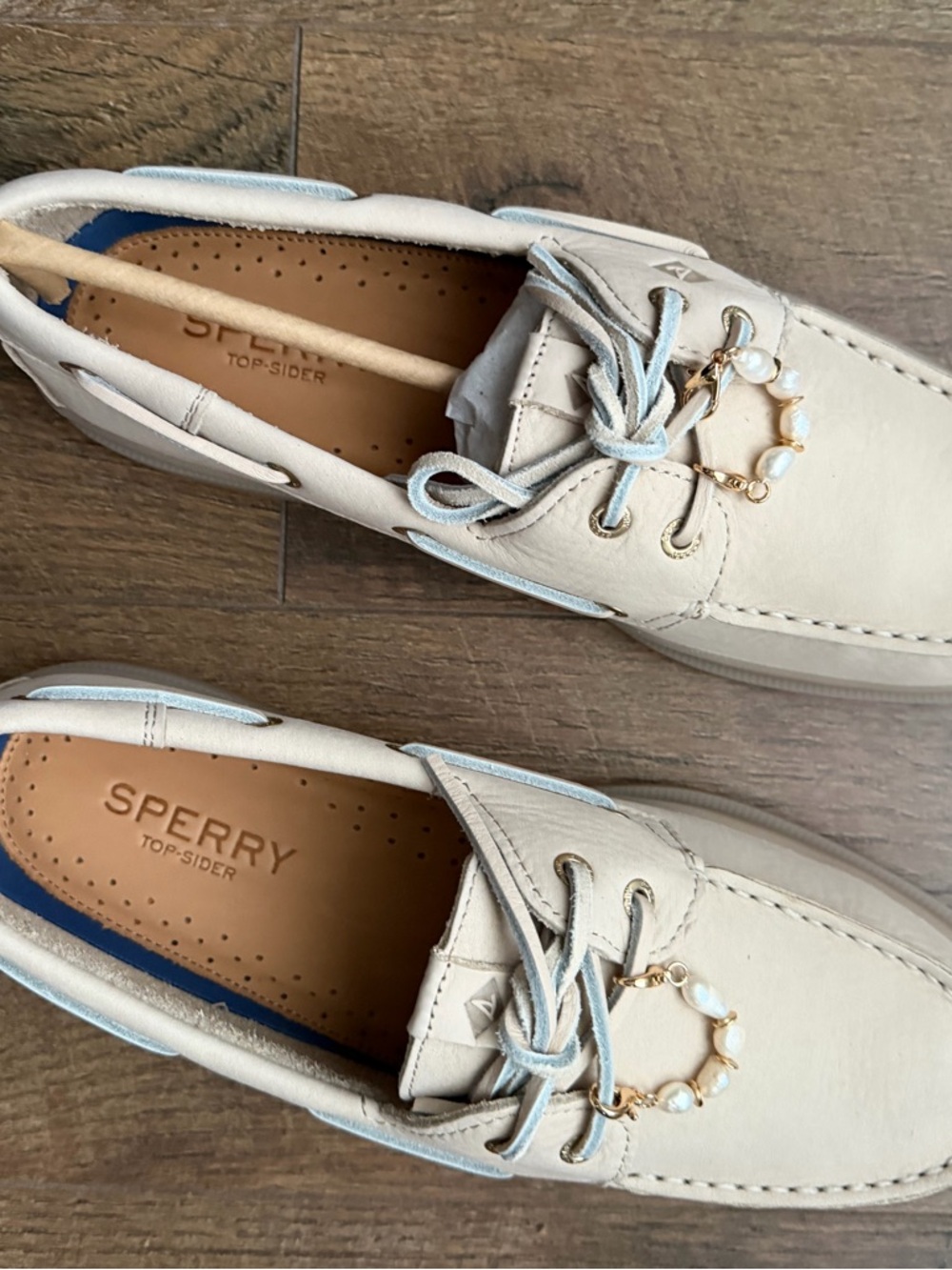 Sperry Cream Leather Boat Shoes with Pearls - Authentic Original 2 Eye Mudguard